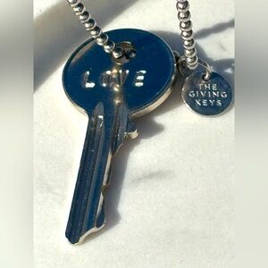 Love necklace - the giving key🗝️🗝️🗝️